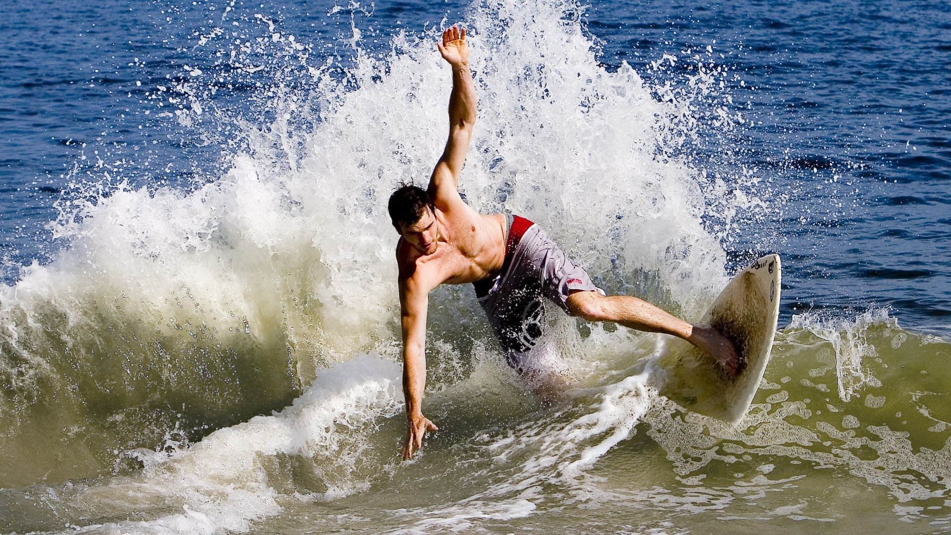 xingkong体育-前热刺铁卫全面开花：职业生涯转型为文艺全能者，前热刺球员